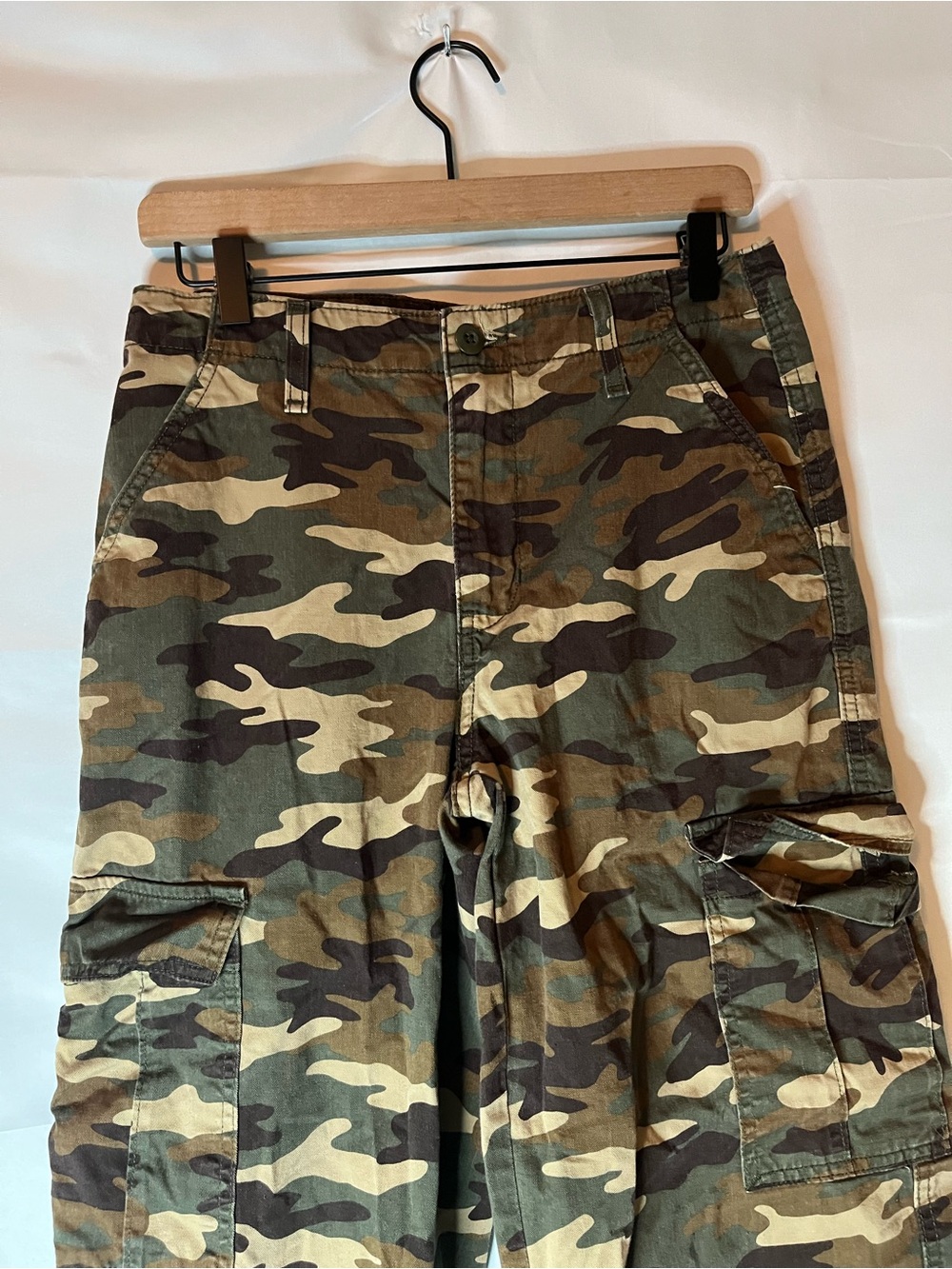 Levi's Men's Camo Cargo Pants - Green, Brown, Tan - Picture 4 of 10